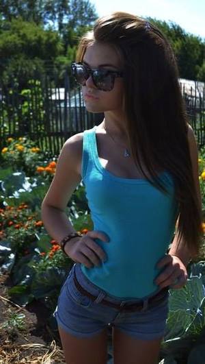 Cassandra, 28 in South Carolina | Younger Adult Woman, Older Men