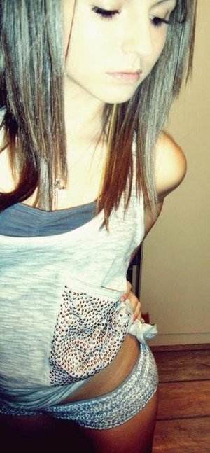 Victoria (18) profile photo in California