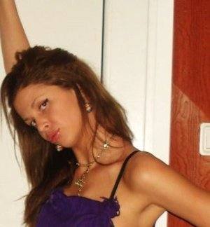 Gloria, 19 from Colorado | Older Men and Younger Women Dating