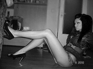 Chat with Jamila (26) in Connecticut | Casual Dating Profile