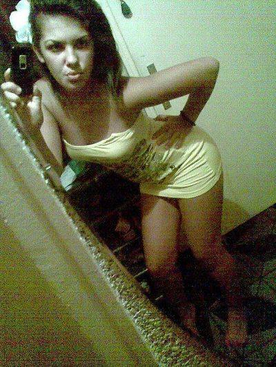 Meet Emma from Colorado (24) | Discreet Adult Dating