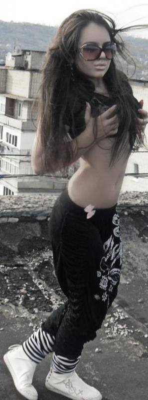 Carlie (29) in Ontario | Discreet Private Dating