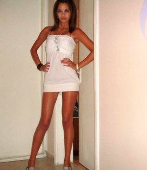 Eva, 18, Texas | Flirty Adult Profile for Older Men