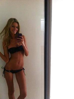 Private Chat with Mackenzie (20) in Ontario