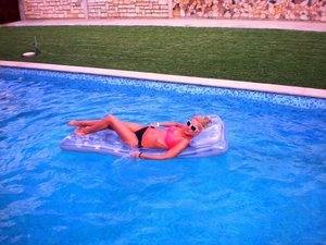 Private Chat with Ellie (23) in Alberta