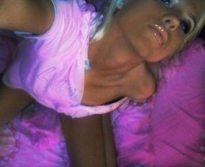 Meet Ashlyn (18) from Ontario | Confidential Encounters