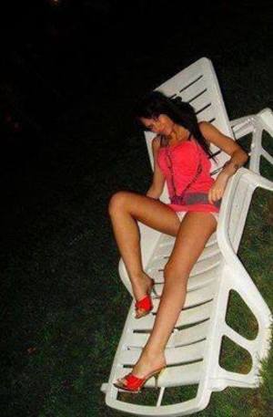 Gina (25) from Illinois | Discreet Casual Encounters