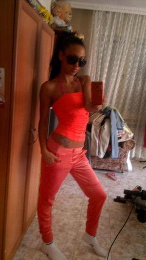 Paula, 19, Alberta | Secret Adult Dating Profile