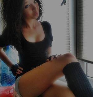 Evelin (18) from Maryland | Discreet Casual Encounters