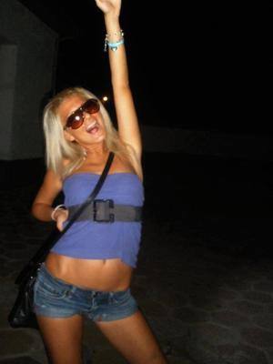 Dana, 20, Ontario | Secret Adult Dating Profile