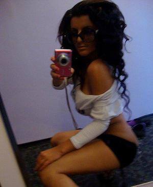 Angela (18) in District Of Columbia | Discreet Private Dating