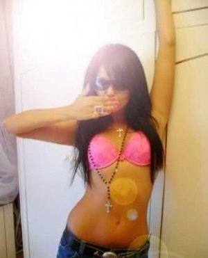 Jazmyne, 18 in Washington | Casual Dating and Private Chat
