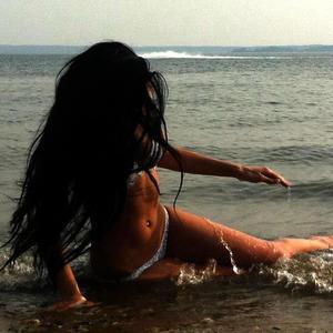 Meet local singles like Rosa from California who want to fuck tonight