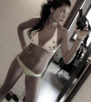 Remedios from Santa Maria, California is looking for adult webcam chat