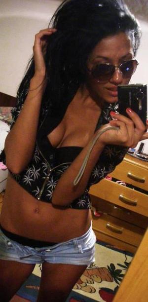 Makayla is a cheater looking for a guy like you!