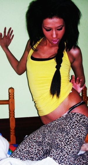 Monica from Arizona is looking for adult webcam chat