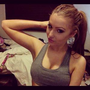 Vannesa from Charleston, Illinois is looking for adult webcam chat
