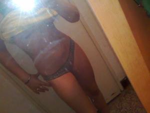 Mallory from Ontario is interested in nsa sex with a nice, young man