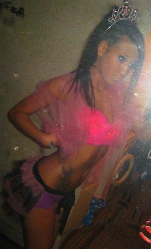 Mariana from Hope, Alaska is looking for adult webcam chat