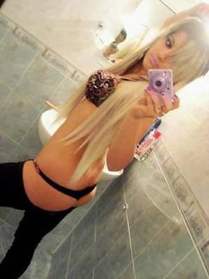 Richelle is a cheater looking for a guy like you!