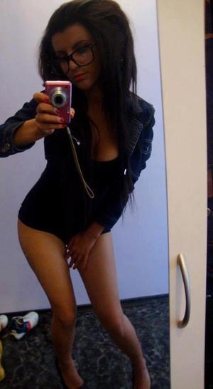 Jacqueline is a cheater looking for a guy like you!