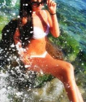 Finding a fuck buddy like Alivia from California has never been easier