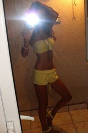 Looking for local cheaters? Take Claire from Iowa home with you