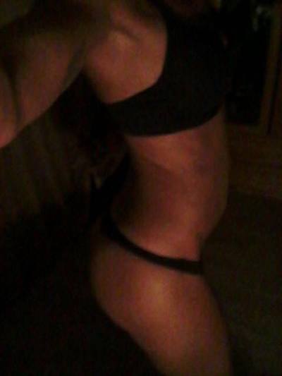 Meet local singles like Skye from Michigan who want to fuck tonight