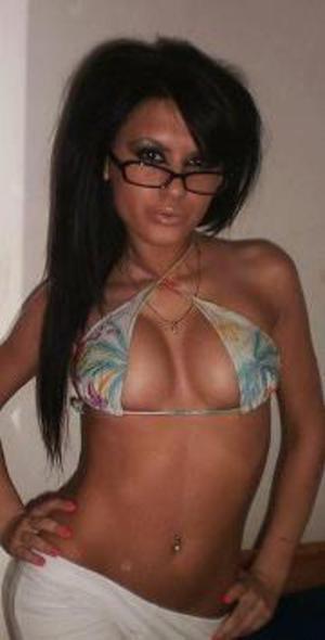 Sunni from Cascade, Idaho is looking for adult webcam chat