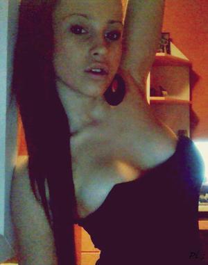 Amanda is a cheater looking for a guy like you!