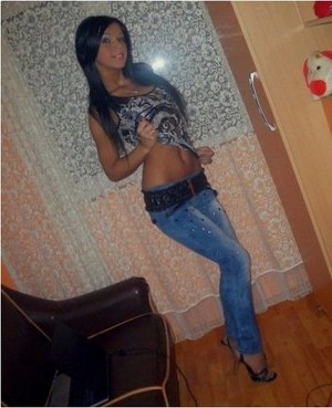 Looking for local cheaters? Take Kylee from Minnesota home with you