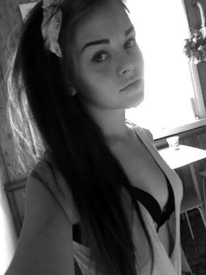 Julienne from Hershey, Nebraska is looking for adult webcam chat