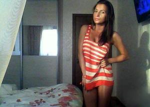 Meet local singles like Riley from Kansas who want to fuck tonight