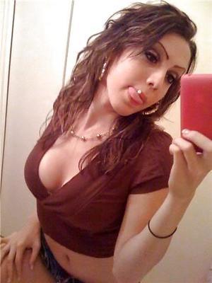 Meet local singles like Ofelia from Hamilton, Missouri who want to fuck tonight