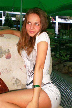 Iona from Escalante, Utah is looking for adult webcam chat