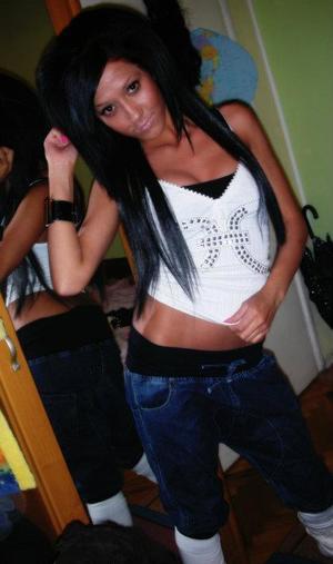 Meet local singles like Melissa from New York who want to fuck tonight
