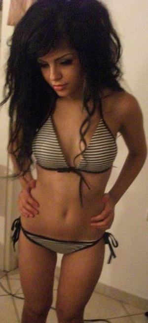 Meet local singles like Caitlyn from Illinois who want to fuck tonight