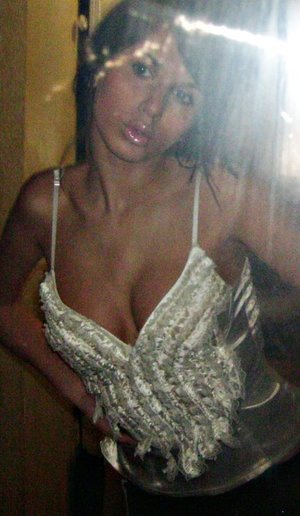 Looking for local cheaters? Take Heidi from Maryland home with you