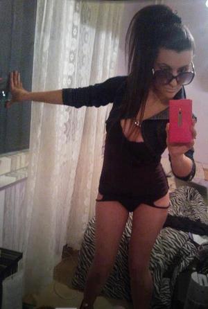 Jeanelle from Delmar, Delaware is looking for adult webcam chat