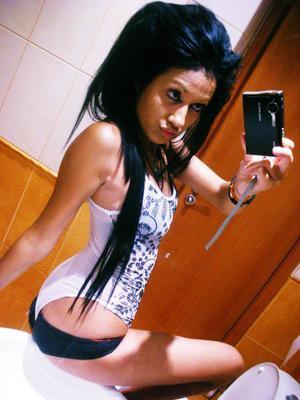Escorts like Zaria are down to fuck you now!
