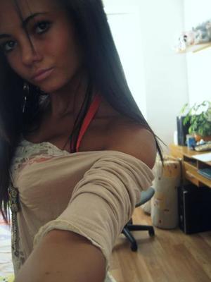 Julissa from Virginia is looking for adult webcam chat