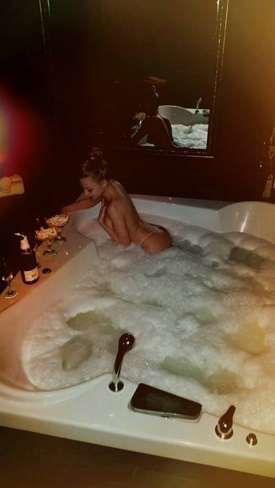 Meet local singles like Evelynn from Ontario who want to fuck tonight