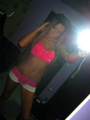 Kathryn from South Carolina is looking for adult webcam chat