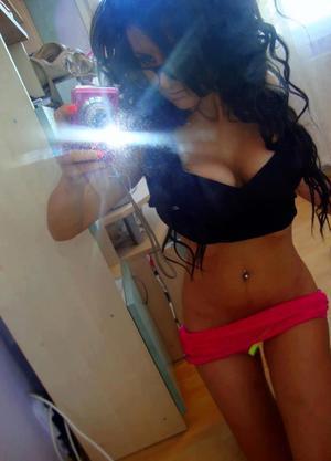 Isabelle from West Virginia is looking for adult webcam chat