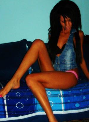 Valene from Newdale, Idaho is looking for adult webcam chat