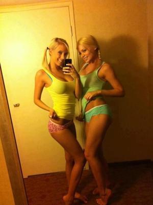 Looking for girls down to fuck? Melanie from Illinois is your girl